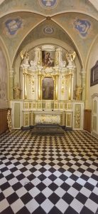 Zakończenie prac konserwatorskich ołtarza pw. Matki Boskiej Różańcowej (XVII w) w kościele pw św Marcina w Oporowie